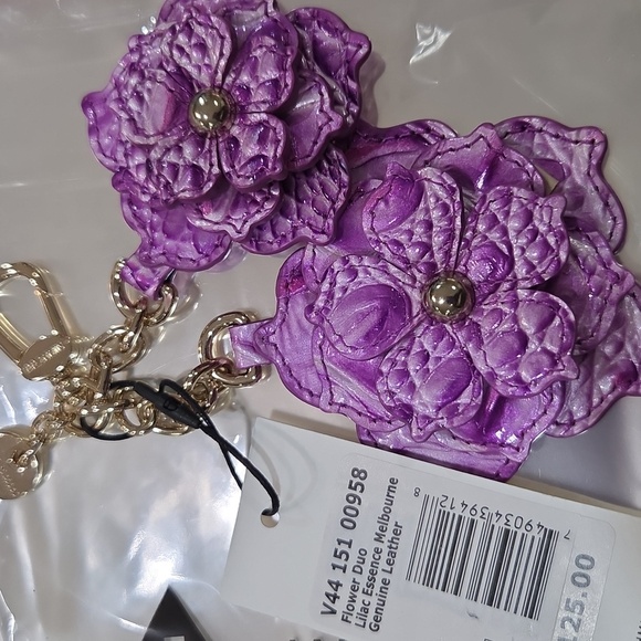 💜🔹️Brahmin🔹️ Flower Duo Lilac Essence Melbourne Genuine Leather Bag Charm - Picture 6 of 6